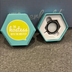 ORIGAMI OWL medium black and diamond locket face